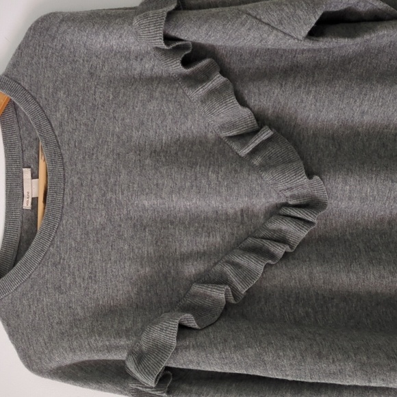 H&M Wool Blend Gray Ruffle Crew Neck Oversized Sweater Pullover Minimalist - Picture 2 of 4